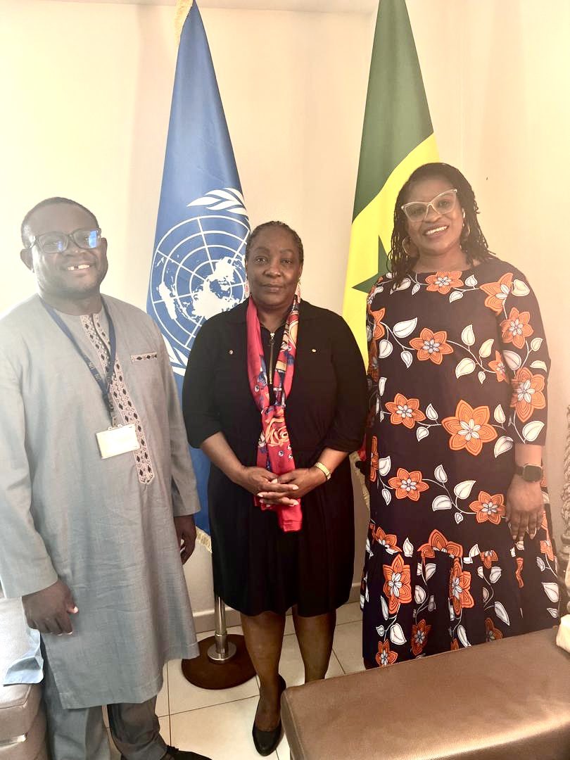 Au 🇸🇳 137 #VolontairesONU contribuent dans 23 agences 🇺🇳 pour un avenir durable. Hier, une rencontre stratégique entre @AminataMaiga20 Coordinatrice R. @OnuSenegal et @PaulArmandMenye, nouveau Directeur Régional du Programme #VNU pour renforcer ce partenariat essentiel.