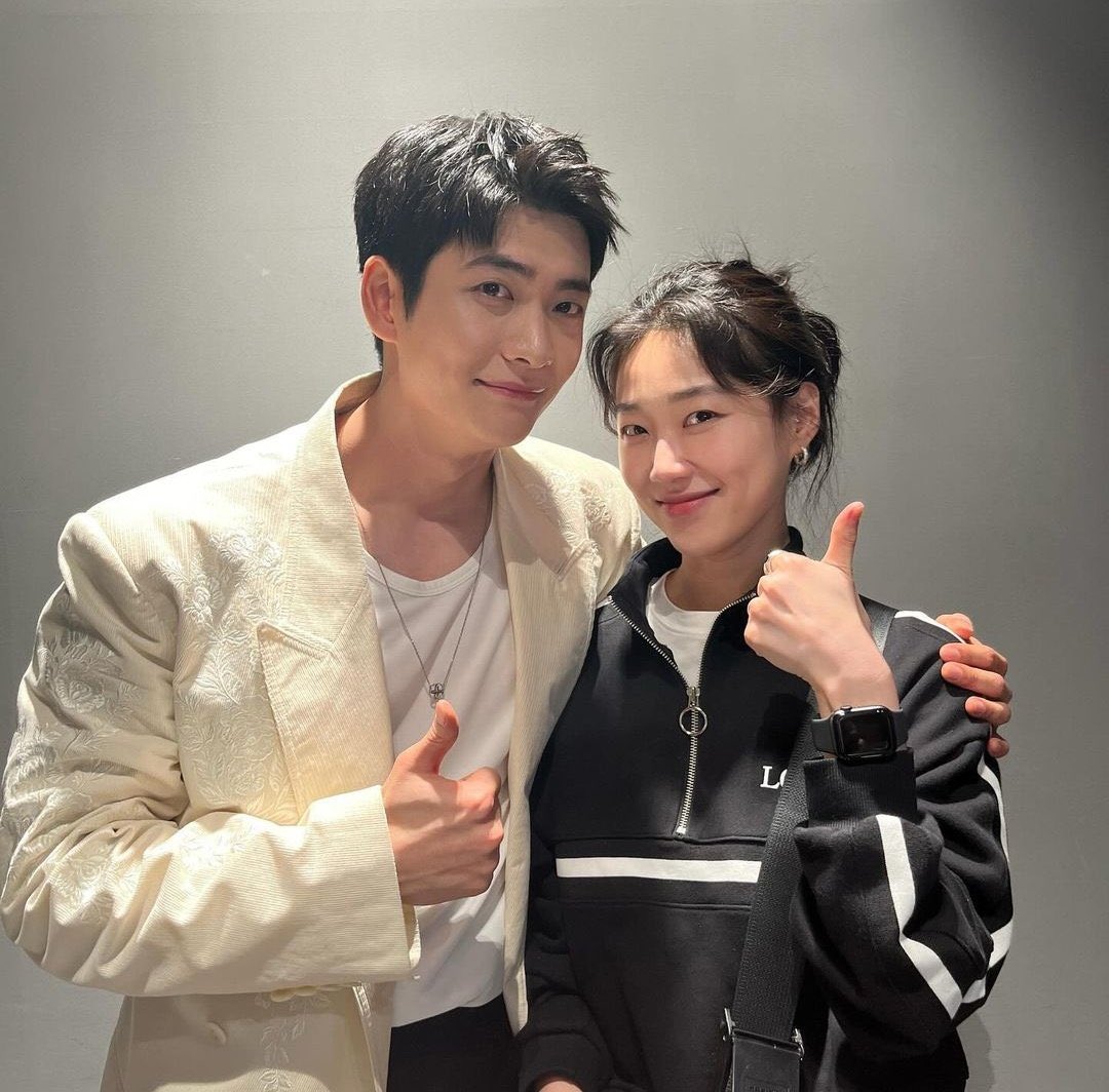 74E0H's tweet photo. Spring sunshine Ha Yoon-kyung called  #강태오 #KANGTAEOH Yunani 

Besties keeps on supporting each other😭🥹🫶🏻 https://t.co/ixh4UBd9Ra