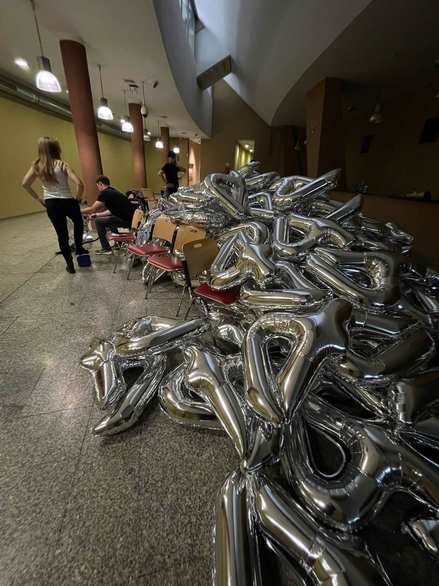 Making of: Our crew pumping 200 balloons prior to the show in Katowice, Poland! #SMKC4 <a href="/Slash/">Slash</a> <a href="/todddammitkerns/">Todd Dammit Kerns</a> <a href="/MylesKennedy/">Myles Kennedy</a> <a href="/franksidoris/">Frank Sidoris</a> <a href="/brentfitz/">Brent Fitz</a> <a href="/Cheryllhall/">Cheryl Hall</a>