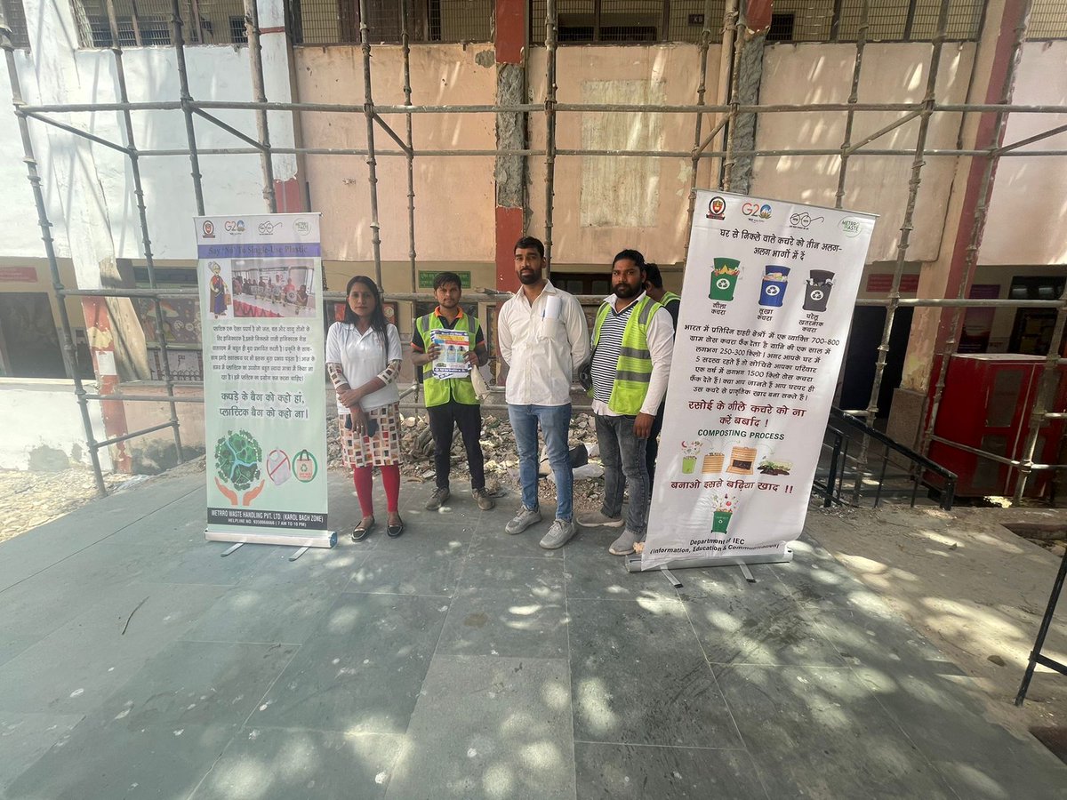 sdskv2128019's tweet photo. Ms Rekha Sharma @VidyanjaliDelhi Volunteer under the aegis of Metro Waste Handling Pvt Ltd guided students regarding hazards of Single Use Plastic for the environment.
Impacted Students - 1098 .
Distt - Central . @CrccLovely @DeepaSinghDOE https://t.co/QJCxOa2iae