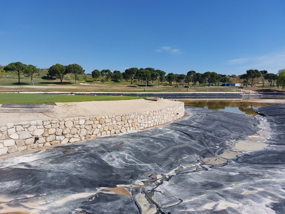 surtec_agronomy's tweet photo. RC MORALEJA | LAKE RENOVATION | MADRID
🇪🇸 Obra de reforma del lago del hoyo 16 en el campo 2 del Real Club La Moraleja
🇬🇧 Conclusion of the 16th hole lake renovation works at Real Club La Moraleja's nº2
+ info🔽
https://t.co/TObkUooha8
#golfengineering
#projectmanagers https://t.co/N3YRtlSpN3