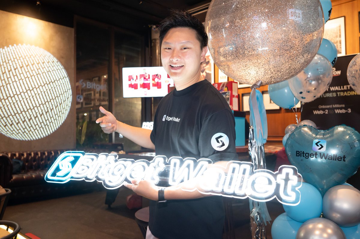 BitgetWallet's tweet photo. Bangkok was a blast in March 🇹🇭
Bitget on Board: Rise with BGB was a great way to connect with KOLs and unwind! Check out the video to see how it all went down ⬇️
Special thanks to @bitgetglobal @HoldstationW @icphub_TH @theSIXnetwork for the stellar event 💫
#BitgetOnBoard https://t.co/uEpxjhIvMo