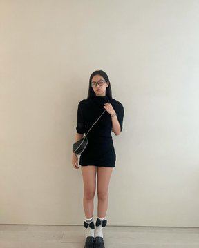 Mifei33's tweet photo. Jennie looks amazing in newly shared pictures. https://t.co/Mv15S5Yxpu