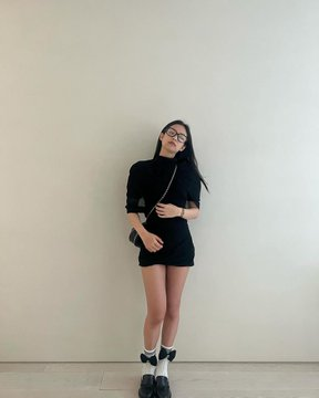 Mifei33's tweet photo. Jennie looks amazing in newly shared pictures. https://t.co/Mv15S5Yxpu