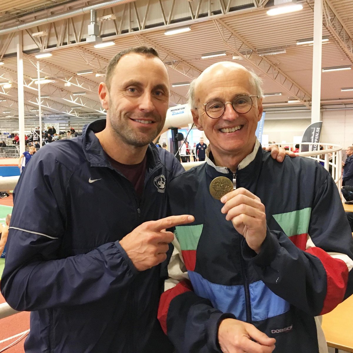 Evert Tegle, 74, är en av närmare tvåtusen svenskar som siktar på veteran-VM i Göteborg i aug. Där kommer han att springa 100 m. 1967 satte han skånskt juniorrekord och nu siktar han på att vara sitt bästa jag i Göteborg den 13-25 augusti. Läs intervjun -> friidrottaren.com/evert-tegle-fr…