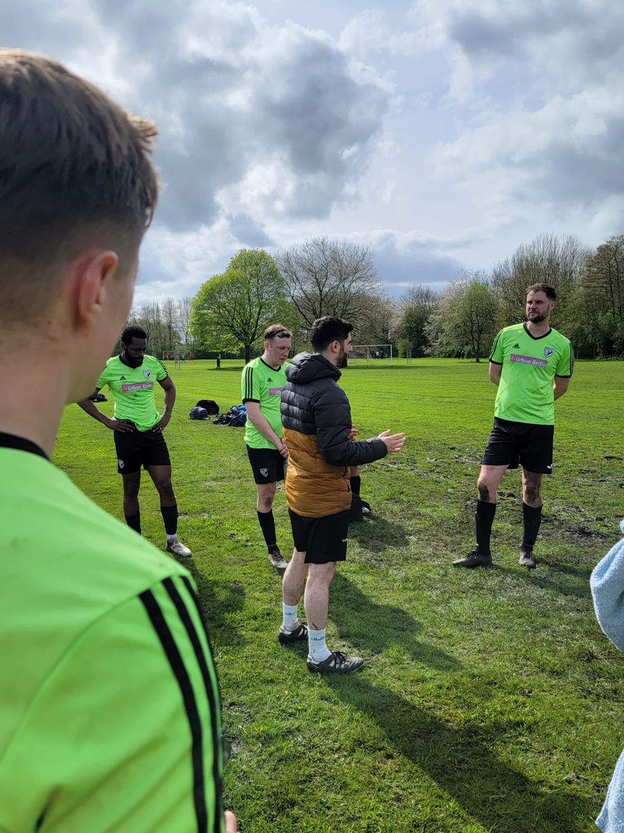 AFCDidsbury's tweet photo. Both sides wore green on Sunday #foryouluke

Our post-match fines totalled a whopping £53.00, which the club doubled to a total of £106.00 and donated to Mind - a charity very close to our hearts. 

#uptheDids 💚💚💚 https://t.co/XOPMqH0U00