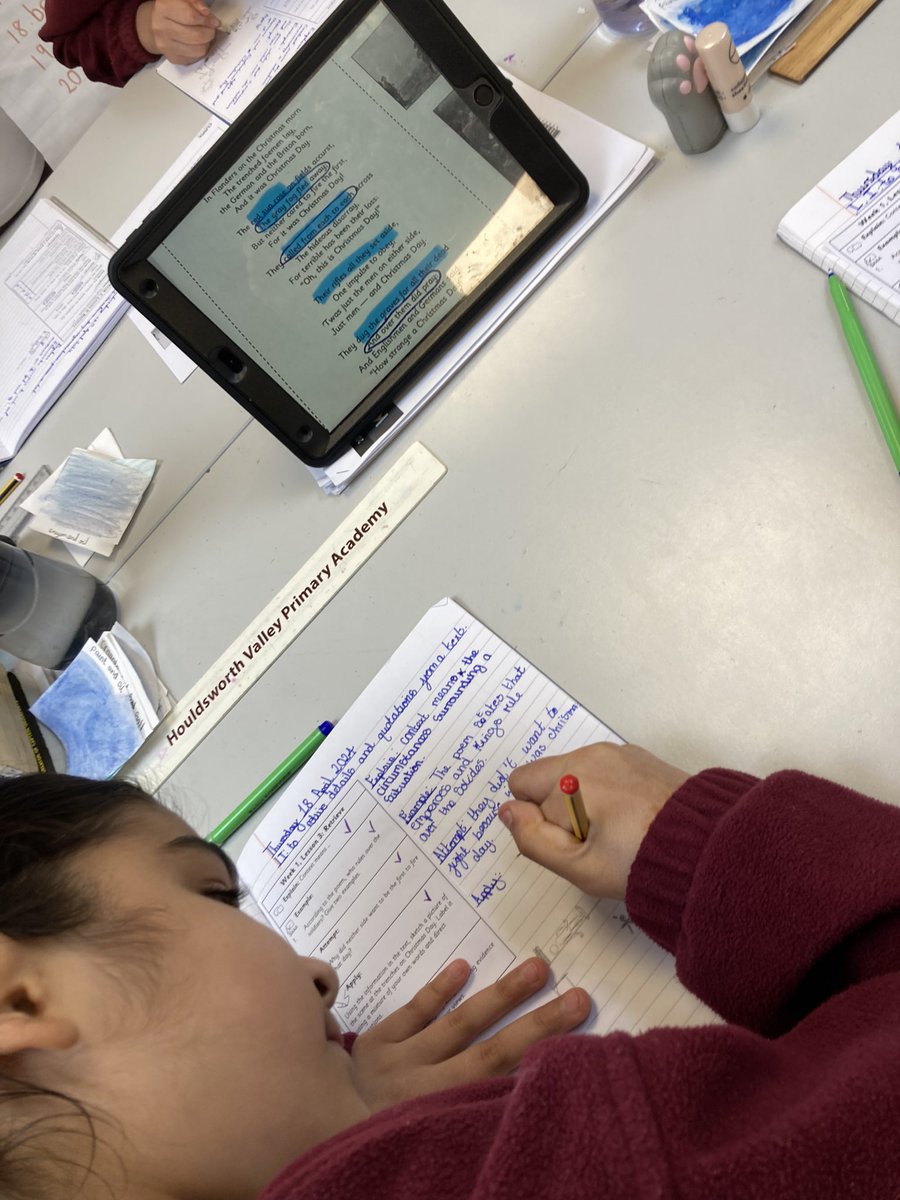 Unpicking a war poem in @Curriculum_USP Reading this morning. Pupils have worked on text marking on paper and on ipads using markup to develop their retrieval skills.