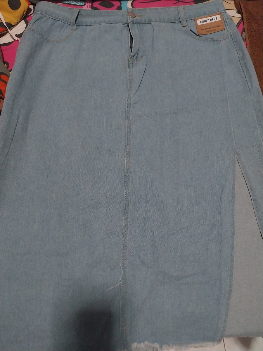 PP_PRANG01's tweet photo. ขายต่อกระโปรงยีนส์ผ่าข้างพึ่งซื้อมา แค่ลองใส่ค่ะหลวมมาก 
ราคา 220 รส. (พร้อมโอนลดได้ค่ะ)
ไซส์ 5xl  
เอว 40
สพ. 48
#ส่งต่อเสื้อผ้า #เสื้อผ้าสาวอวบ #เสื้อผ้ามือสองราคาถูก #เสื้อผ้าแฟชั่น #กระโปรงยีนส์มือ2 https://t.co/mVT3QYNhL4