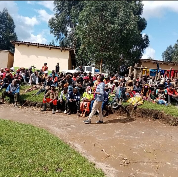 @UyisenganImanzi with local leaders, carried out a mental health awareness in two sectors of @NyaruguruDistr. Approximately 500 participants were taught about mental health, how to care for it & also encouraged to join #Bahoneza #safespaces . Thanks to @Imbuto