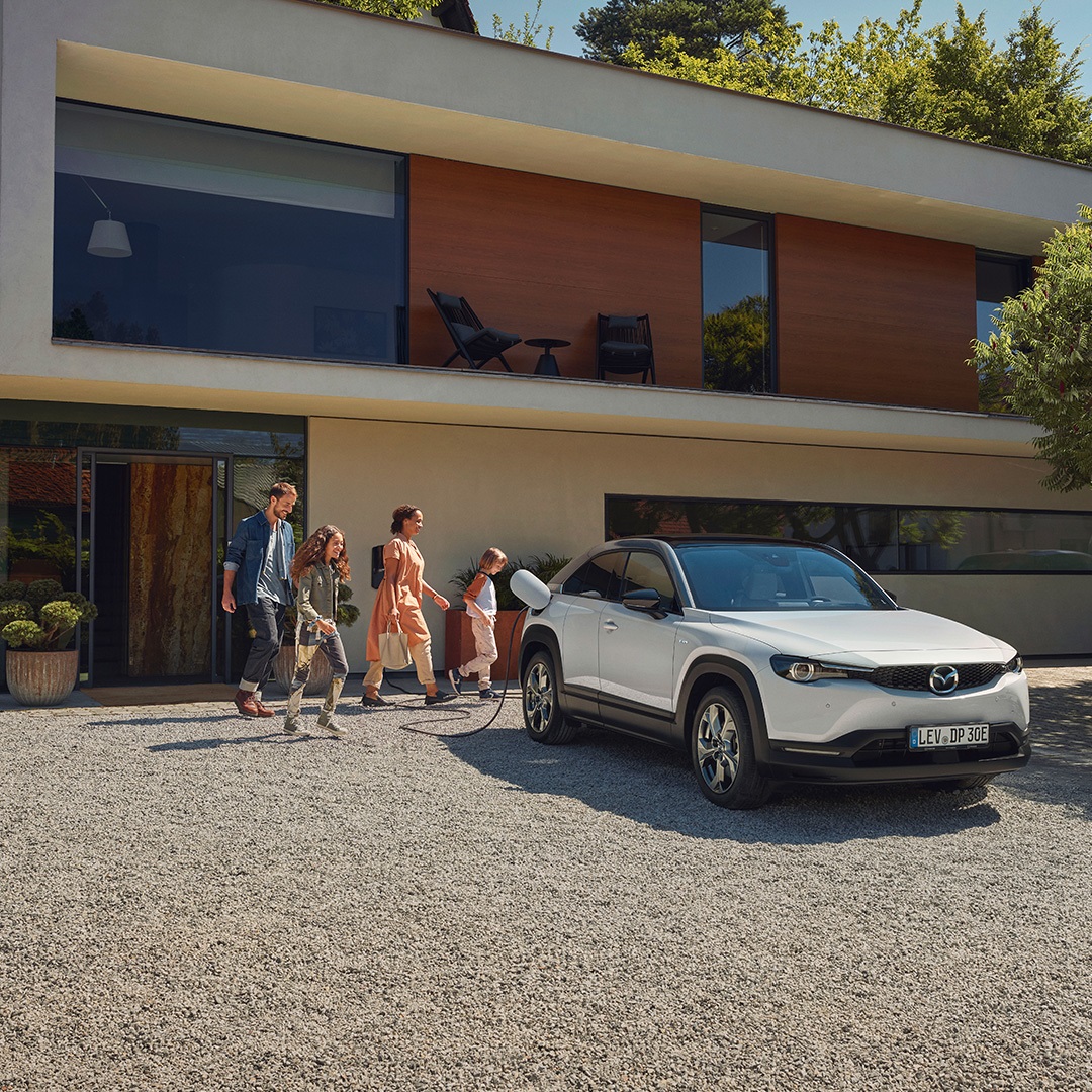 The all-electric Mazda MX-30 SUV is an ideal second family car. Now available with a great finance offer plus a FREE pod point home charger. Visit our website for more details: edwards-mazda.co.uk
#MazdaMX30 #ElectricCar #FamilyCar #edwardsmazda #kempsey