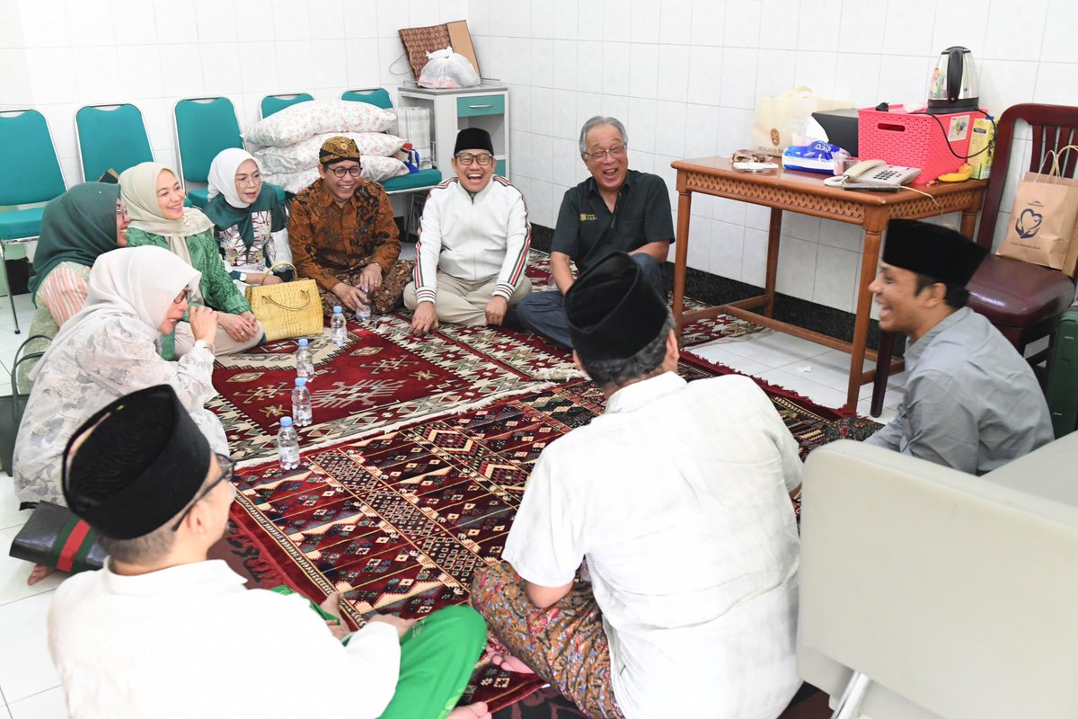 cakimiNOW's tweet photo. Ya Alloh semoga Kyai Nurul Huda Djazuli segera diberikan kesehatan. Mohon do’anya sahabat sekalian.. https://t.co/D8fCUxjyUW
