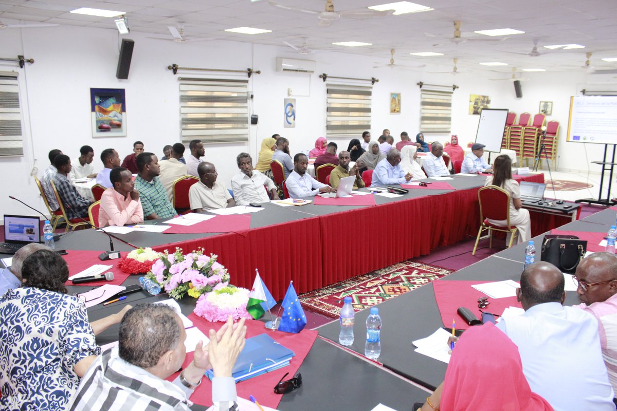 ChehemMohamed1's tweet photo. Après 8 séances de travail acharné sur les politiques et projets numériques pour les OSC, nous validons les recommandations qui seront présentées aux autorités et bailleurs de fonds.
@MENIDjib, @UEaDjibouti, @OngBENDERDJEDID,
#Plaidoyer #OSC #DigitalFuture #3PN https://t.co/LeYpLFTWGU