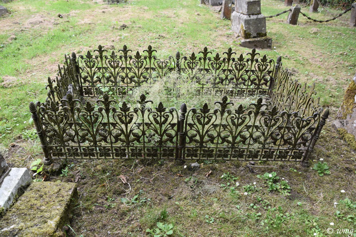 #IronWorkThursday Burial enclosure Parish Church, Kilspindie, Perth and Kinross