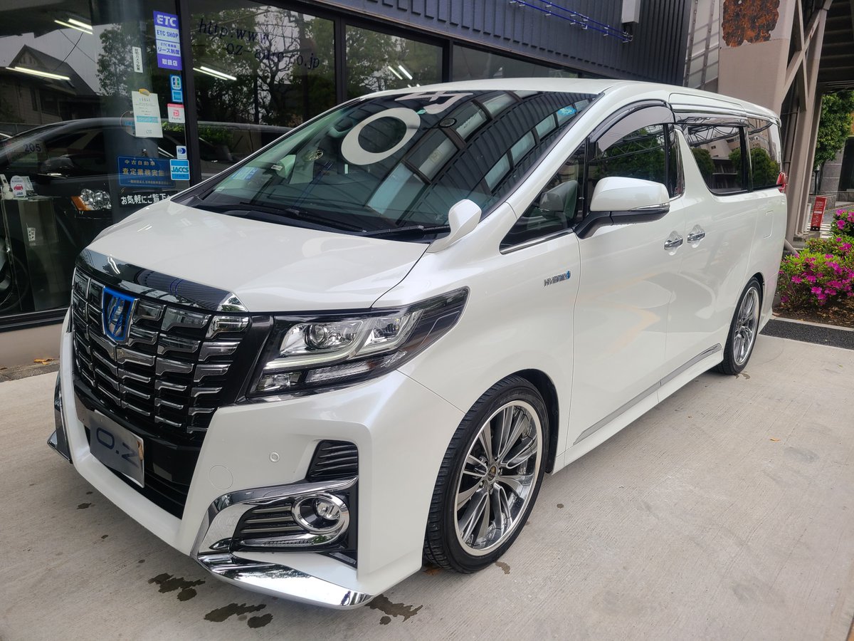 oz_auto_nerima's tweet photo. 入庫速報！平成27年　アルファード���ハイブリッド　SR 1オーナー フルエアロ 20インチアルミ(ウェッズ ヴェルティ) 両側パワ-スライドドア E/Gスターター ナビTVETCバックカメラ(10インチモニター) リヤモニター（12.8インチ) 走行72.000キロ 取説 記録簿 　365万
＃アルファード
＃ハイブリッド https://t.co/kR336Vk2EP