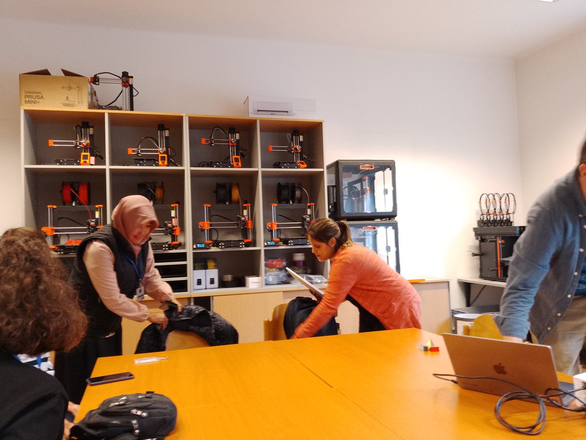 Maths Teacher (rtd) tweet media