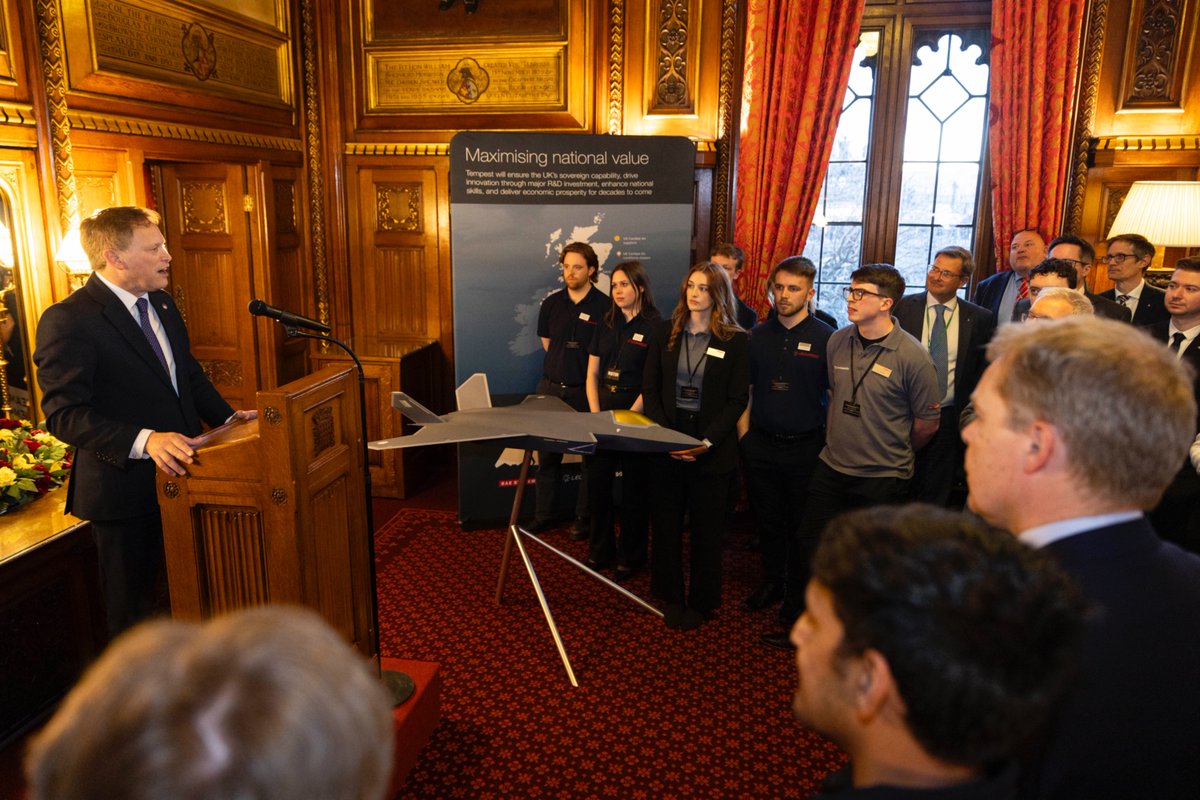 Delivering our next-generation stealth fighter aircraft will secure our skies for decades to come, whilst driving growth and investment across the 🇬🇧’s combat air sector.
 
Defence Secretary @GrantShapps spoke to @TeamTempestUK partners about delivering this critical capability.