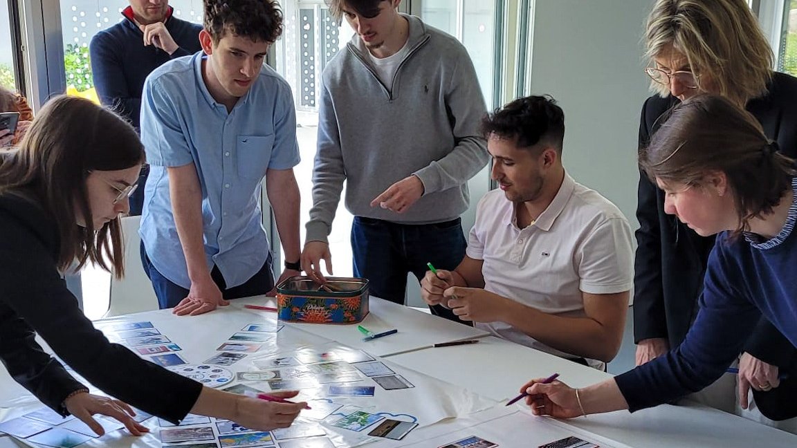 #EE2024 #Europe Merci <a href="/dis_leur/">Dis-Leur!</a> pour le relais de l'initiative de la <a href="/JCE_France/">jce_france</a> "Tour de France des élections européennes" qui mobilise 39 JCE locales. 
À lire ici 👉dis-leur.fr/europeennes-le…