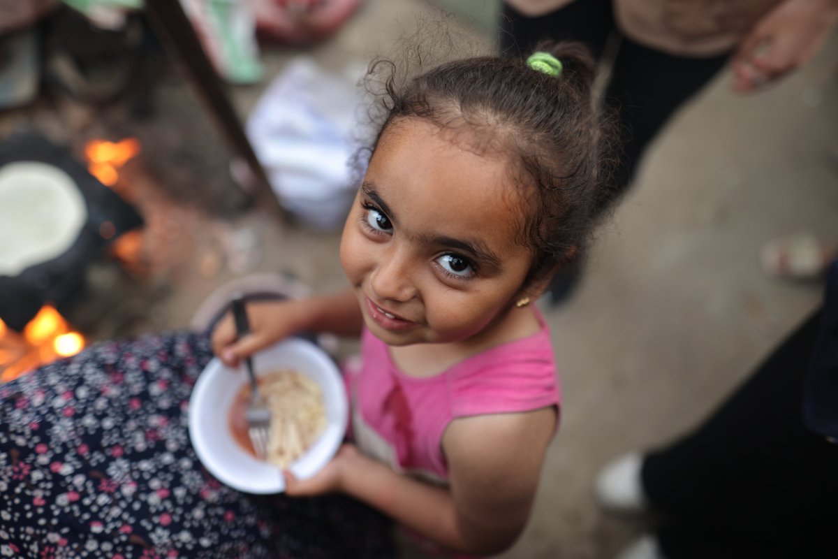 🔴This week in #Gaza, 3 WFP convoys with enough food and wheat flour for nearly 80,000 people crossed into the north from the Erez crossing for the first time. 🔴So far in April, 392 trucks carrying food have entered Gaza. This is nearly the same rate as March but half that…