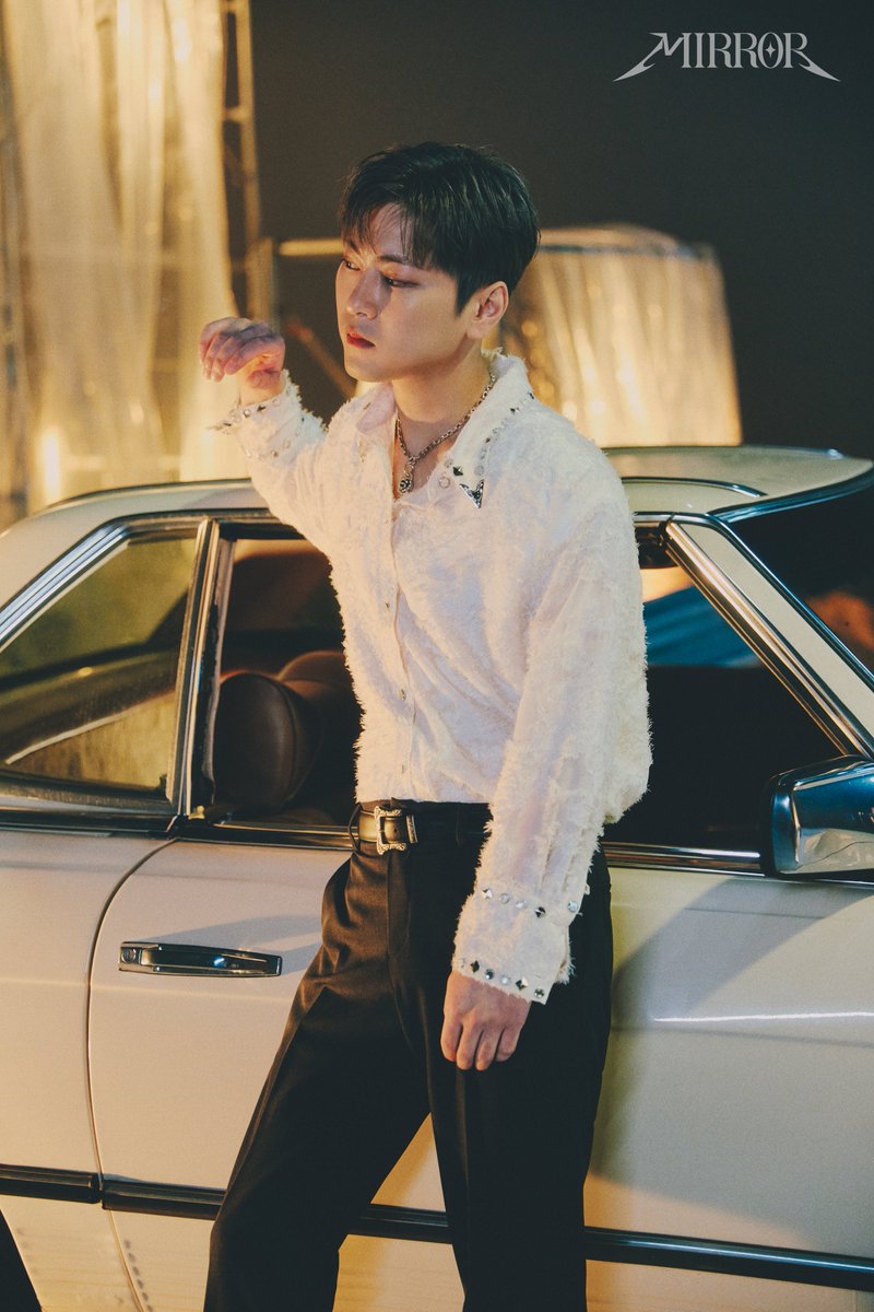 official_lapoem's tweet photo. LA POEM SINGLE ALBUM [𝗠𝗜𝗥𝗥𝗢𝗥]
Image Teaser #2

🪞2024.04.24 6PM (KST)

#LAPOEM #라포엠 #MIRROR
#유채훈 #박기훈 #최성훈 #정민성
#YouChaehoon #ParkKihun
#ChoiSunghoon #JeongMinseong https://t.co/55c1oFHBdU