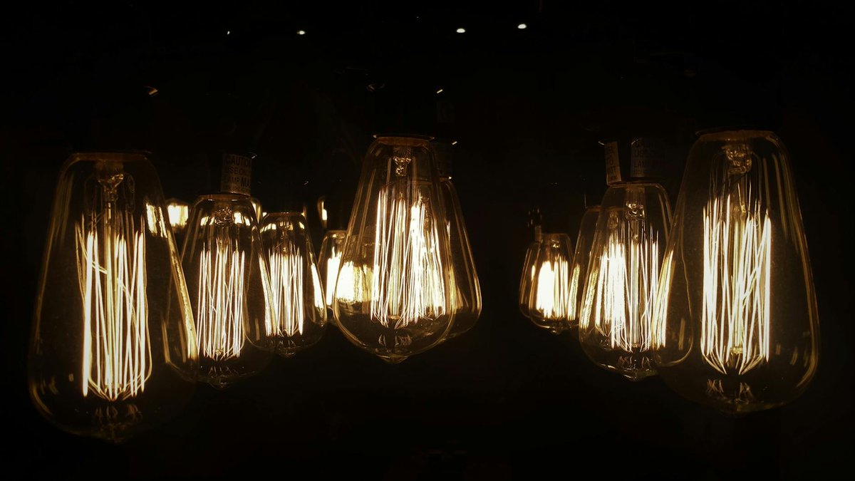 CozyProNest's tweet photo. Shedding Light on Design: A Guide to Interior Lighting Types https://t.co/uVHOvHfprA https://t.co/ZTtIrHHR2W
