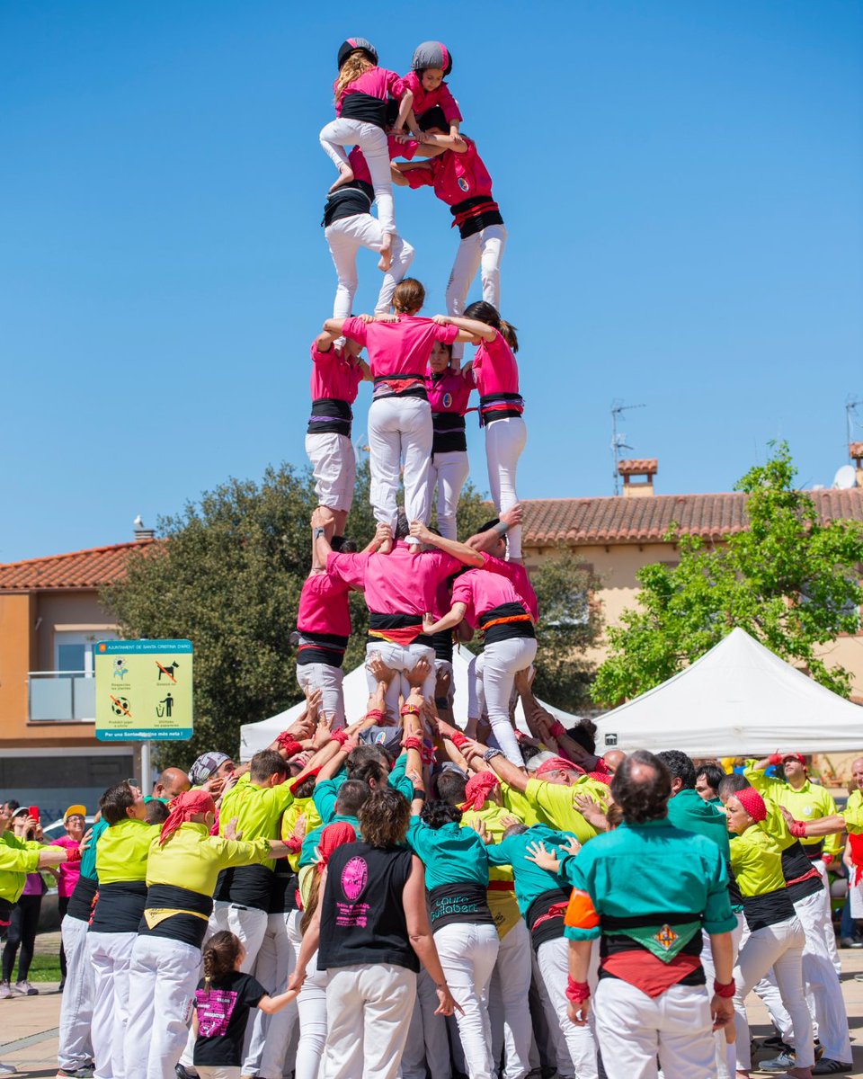 sommagentes's tweet photo. Diumenge vam actuar a Santa Cristina d'Aro!
Vam portar 2pd4, 4d6a i vam carregar la torre!

Agraïr als @minyonsdesc i a @ccerdanyola  pel bon ambient a plaça, ens veiem aviat!

Recordeu que demà tenim assaig i diumenge actuem a Esplugues (@castellersdesplugues) https://t.co/77jx5MnKuB