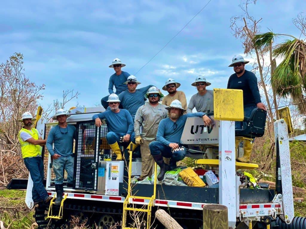 DE_AnaGibbs's tweet photo. Today is National Lineworker Appreciation Day! Not all superheroes wear capes! During the darkest days, linemen use their superpowers to light up our lives, energize our communities, and keep us safe!! We ❤️ our @DukeEnergy lineworkers! #ThankALineworker https://t.co/SXTvGs46Ys