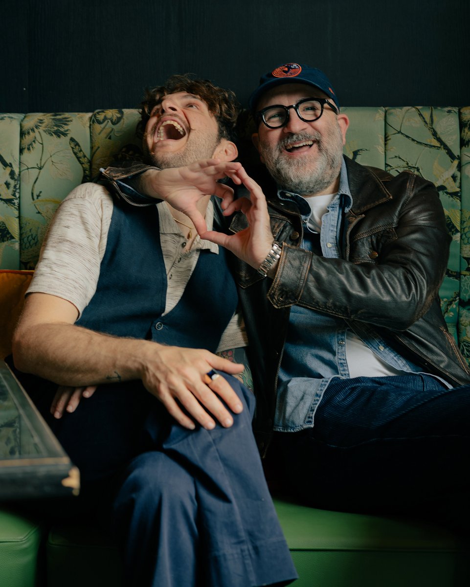 Per tutti voi UNA NOTIZIA CHE FA “BOOM”!
Ho chiesto al mio amico <a href="/DonatoCarrisi/">Donato Carrisi</a> di pensare a un’idea per il Videoclip di Patchouli (Resta), in uscita domani! Riuscite a immaginare il suo mondo vicino al mio? Beh… posso assicurarvi che calza a pennello, domani vedrete!