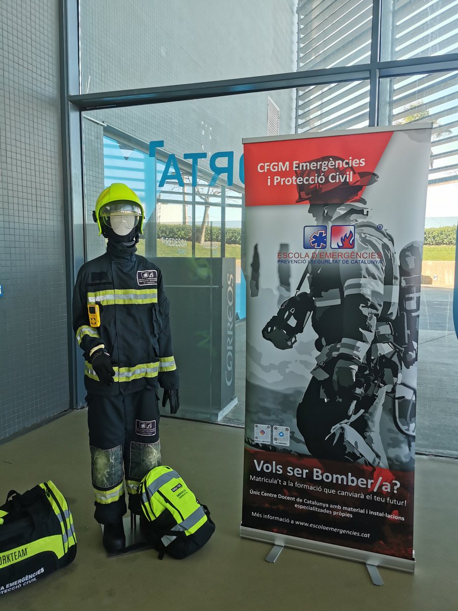 e_emergencies's tweet photo. Primera jornada de la #FiraCaminsFP24 a @firaReusEvents
Veniu a demanar informació del #CFGM #emergenciesiprotecciocivil

#Bomber #Bombera #FiraCaminsFP #formacioreglada https://t.co/JiMWfKiKMw