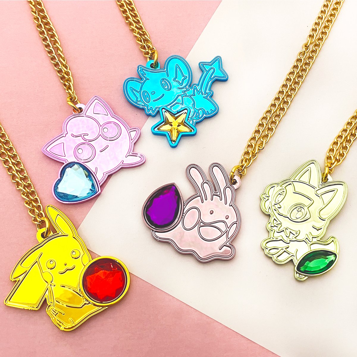 #ポケモン たちのキラキラなペンダント💖 かわいすぎて全部集めたい🥺 takaratomy-arts.co.jp/items/item.htm…