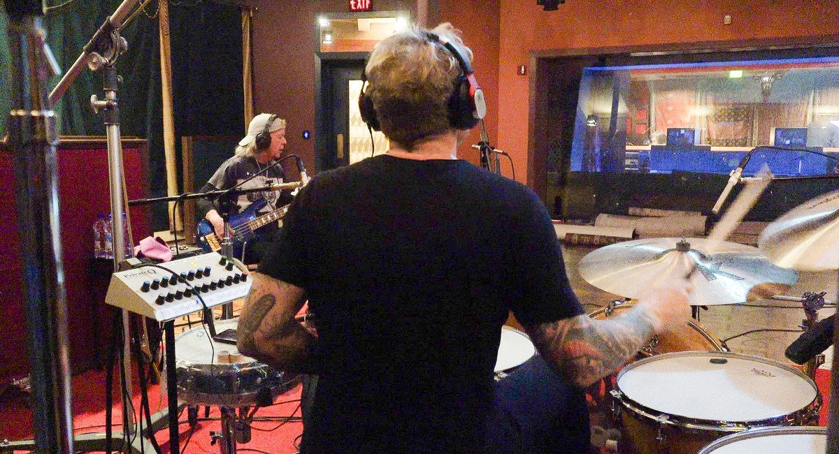 【#TMG】

TMG LA Recording

#TakMatsumoto
#JackBlades
#MattSorum
#DanielHo
#Yukihidetakiyama