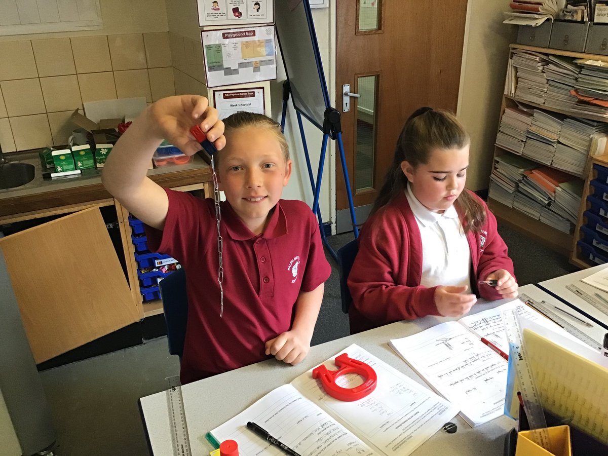 RalphBPSch_York's tweet photo. Class 8 investigating which type of magnet is the strongest. #RBPSScience https://t.co/IsnISxwKQ4