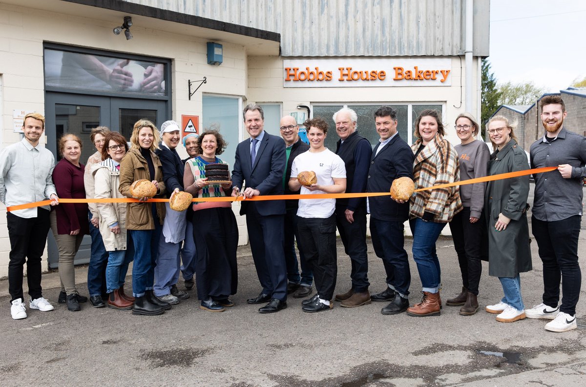 Rising to the occasion! @HobbsHouse a proud member of the West of England Good Employment Charter, is growing. Mayor Dan Norris opened their bigger HQ where they bake delicious bread daily. Click the link to learn more about the Charter - bit.ly/44b5EE3