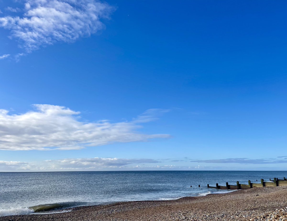 Lovely sunny morning ☀️ Most welcome, with being back in single digits … A refreshing swim 🏊🏻‍♀️ 🥶 #wildswimming #beachlife #vitaminsea #thursdaymorning ♥️ @bbcsoutheast @ThePhotoHour @StormHour