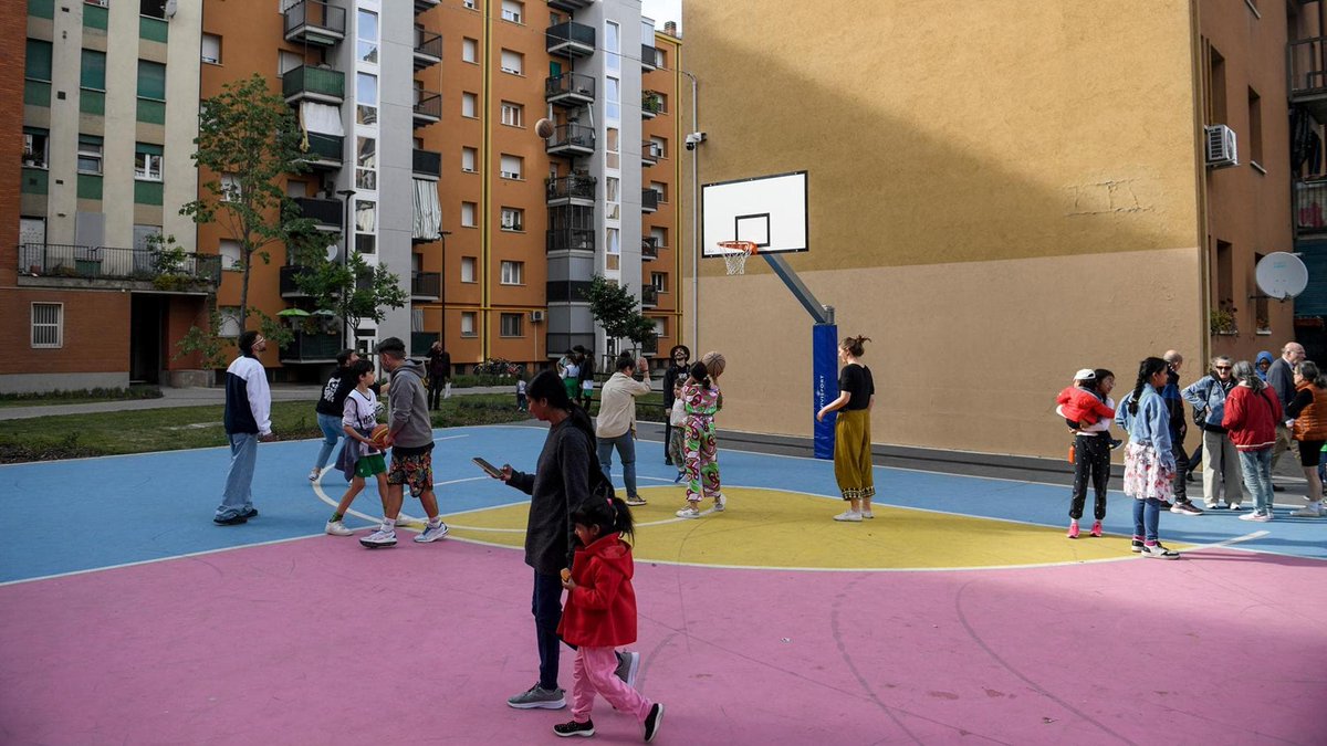 Nuovo distretto Malvasia: il restyling delle case popolari e il parco aperto. I bambini: “Ora possiamo giocare nello spazio dei ricchi” bologna.repubblica.it/cronaca/2024/0…
