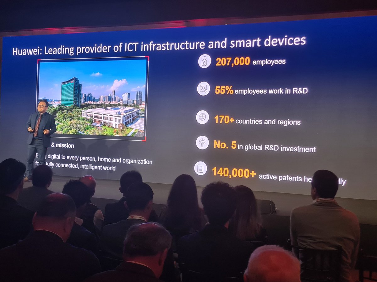 Hoy estamos en el <a href="/HuaweiSpain/">Huawei España</a> Digital Transformation Summit.

<a href="/EricLiHuawei/">Eric Li</a> es el encargado de abrir las jornadas de una compañía que cuenta con 207.000 trabajadores, el 55% en el área de I+D