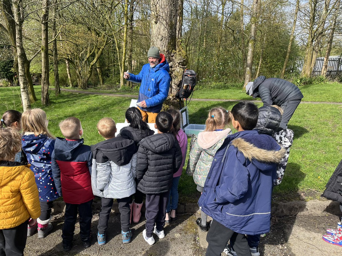 Our KS1 orienteering team are following the map and finding the clues! Go team! @bolton_sport