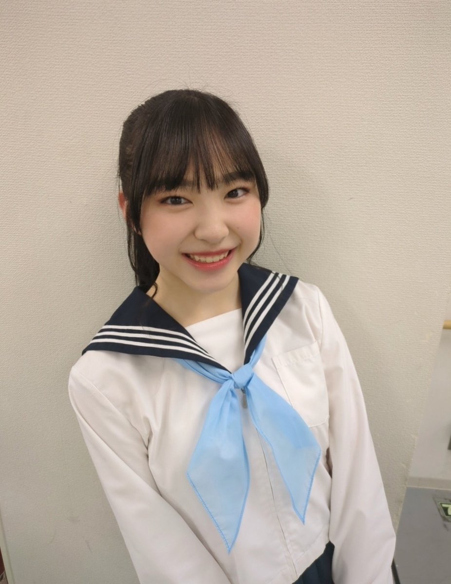新しいグッズが出たよ〜🎉 現役高校生のセーラー服生写真だよ〜🎀✨ 生