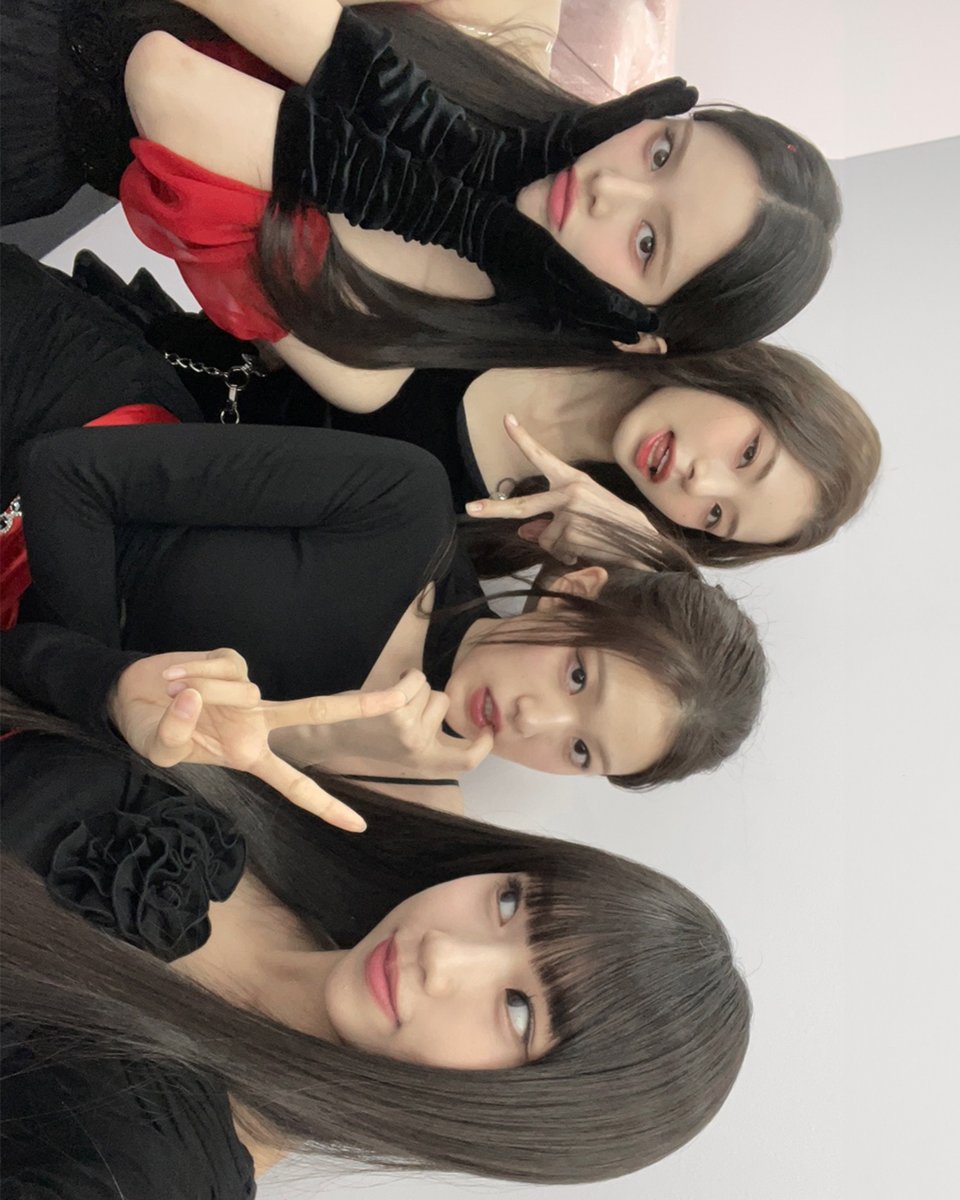 mnetiland's tweet photo. [I-LAND2] 🅘 - 🅟🅗🅞🅣🅞🅓🅤🅜🅟 📸 #6

𝓣𝓞. 첫 방송을 기다리고 있을 I-MATE에게..
이제 정말 얼마 안 남았어! 조금만 기다려줘~❣

#마이 #방지민 #윤지윤 #최정은

〈I-LAND2 : N/a〉
오늘 저녁 8시 50분 첫 방송

#ILAND2 #아이랜드2 #Mnet #엠넷 https://t.co/fQJrTPOlcG