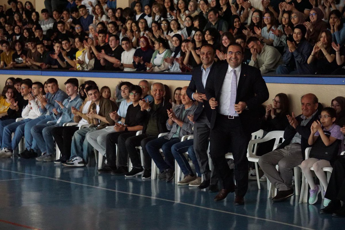 TUSAŞ- Türk Havacılık ve Uzay Sanayii Milli Muharip Uçak(MMU) Genel Müdür Yardımcısı Dr. Uğur ZENGİN tarafından okulumuzda konferans düzenlenmiştir. Bize vakit ayırıp kıymetli bilgi ve deneyimlerini bizlerle paylaştığı için 1997 mezunumuz @DrUgurZengin’e teşekkür ediyoruz