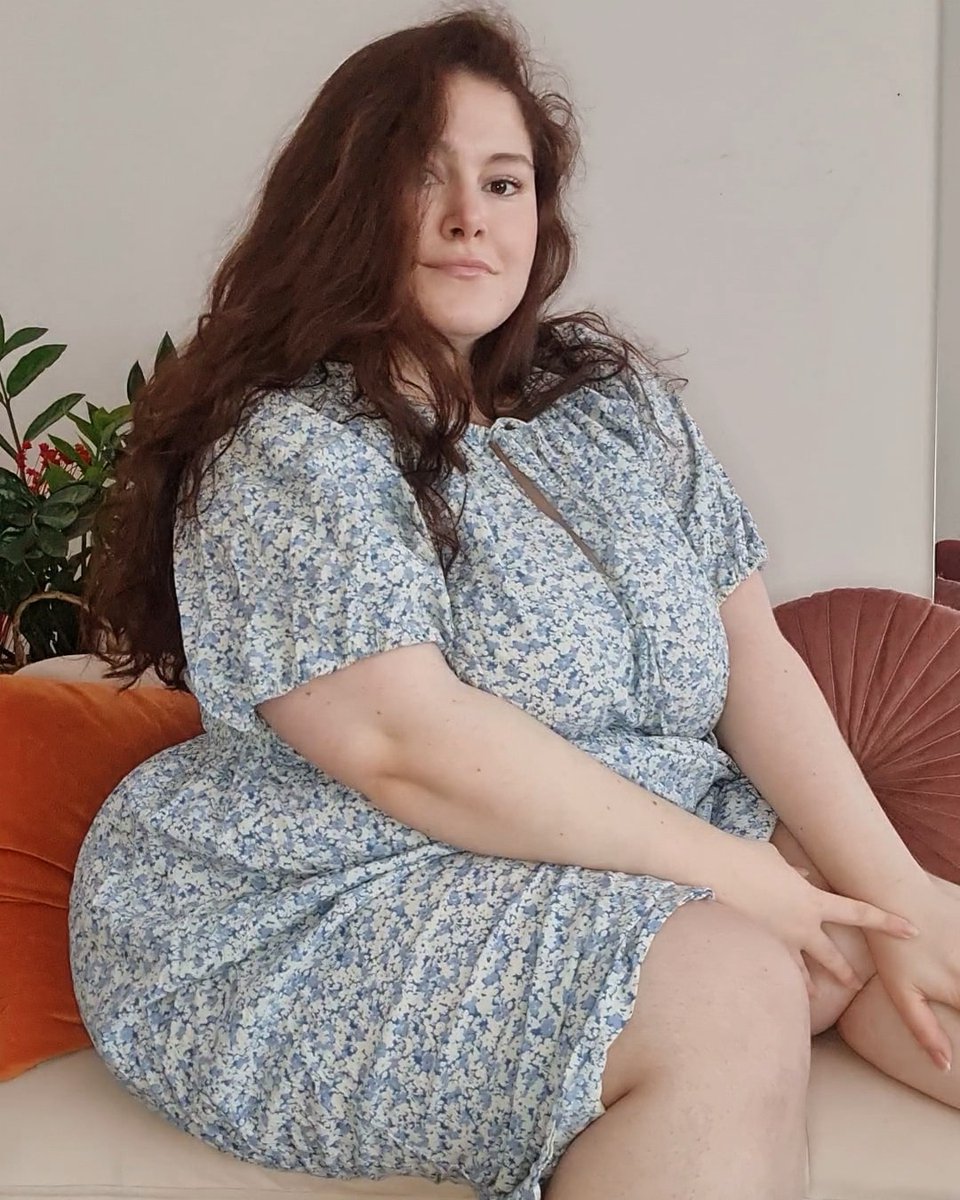 Princessjulez1's tweet photo. I love summer dresses 🩷 https://t.co/uzeQIRUDPo
