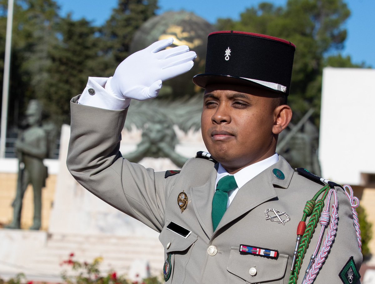 #PortraitsJeunesOps 👉 De la @LegionEtrangere au @EM_SMITer, en passant par @SaintCyrCoet : découvrez le parcours atypique de l’aspirant Nohavi, ancien légionnaire devenu officier sous-contrat spécialiste. L’exemple parfait de la méritocratie et de l’escalier social au sein de