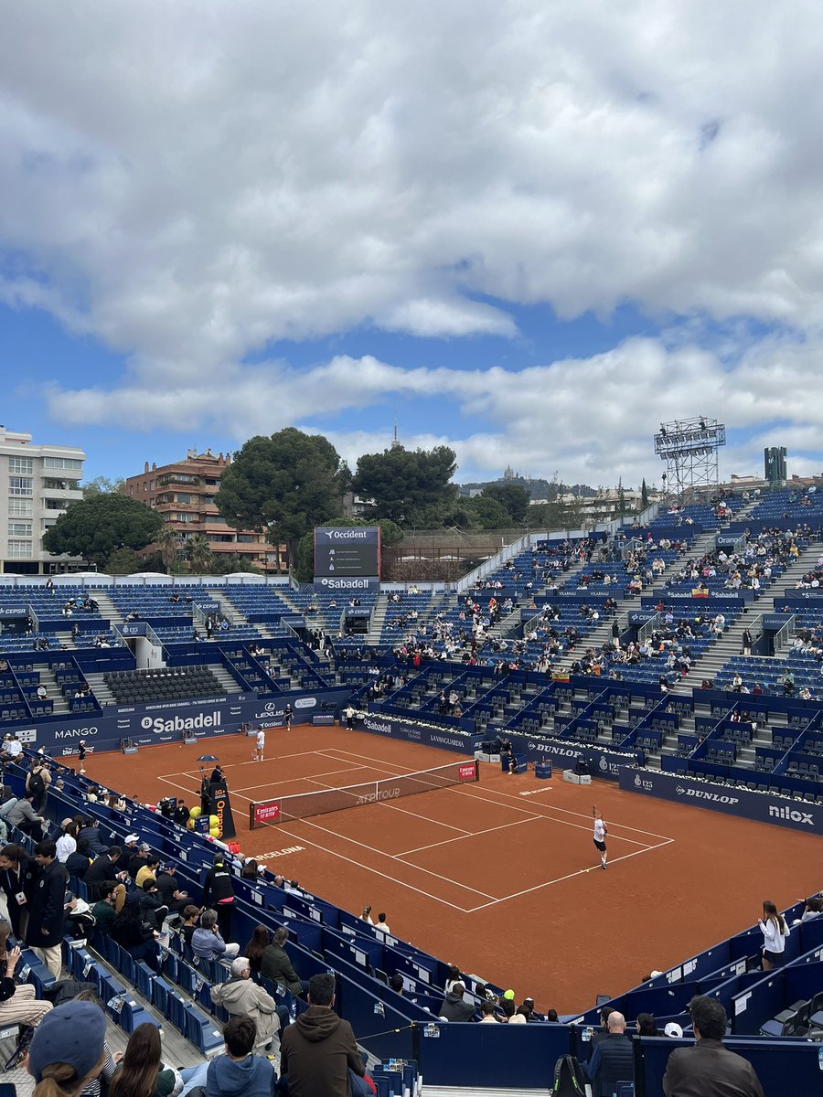 Cam Norrie aiming to reach his second clay court QF of the season today. His match vs Spain’s Bautista Agut just about to begin in Barcelona.