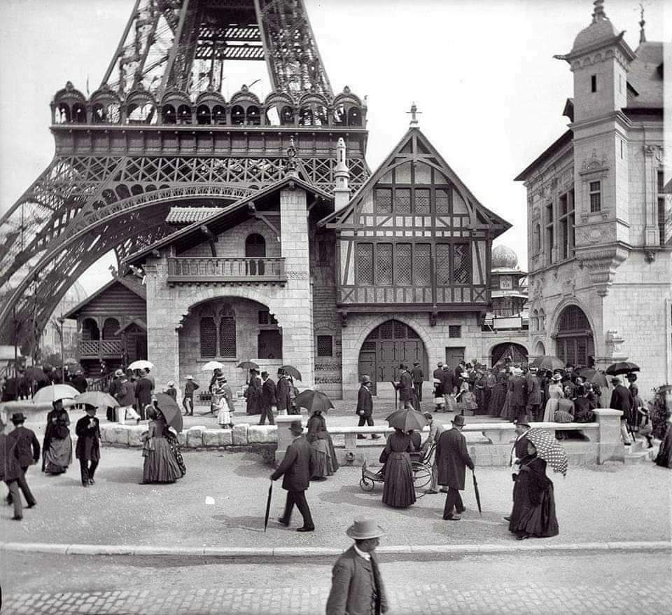 The opening of the Eiffel Tower during the 1889 World’s Fair.

© Historical Photos

#drthehistories