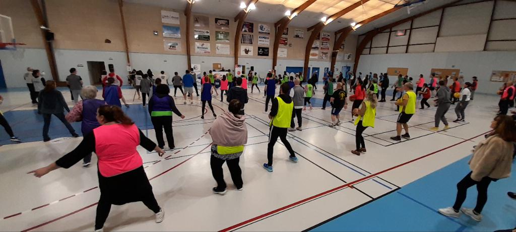 Anne_FTravail's tweet photo. 🏁 C'est parti pour notre #StadeVerslEmploi spécial Basket 🏀, en partenariat avec la @FFBB. 😀 https://t.co/yORlo2do8m
