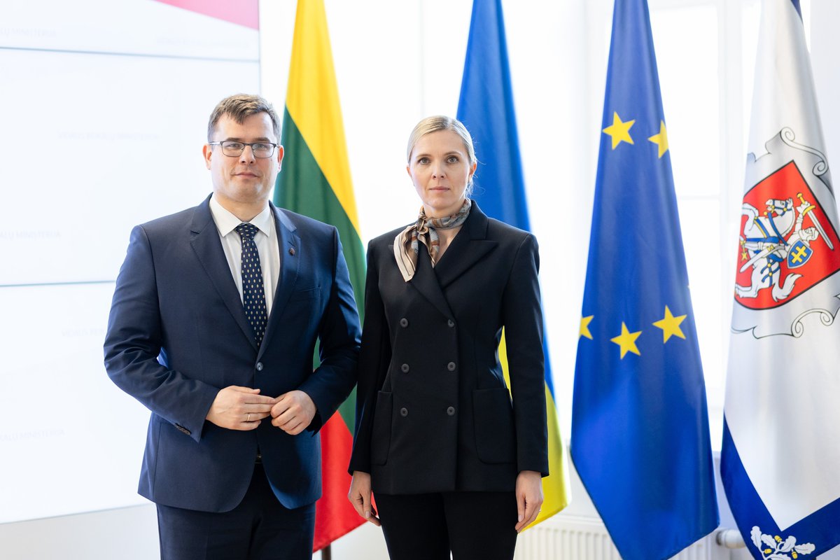 🇱🇹Defence Minister @LKasciunas & 🇱🇹Interior Minister @ABilotaite agreed to strengthen institutional cooperation, primarily in the area of border protection. From now on, closer cooperation in counter-mobility issues & better interoperability between @LTU_Army & @LTBorderGuards.