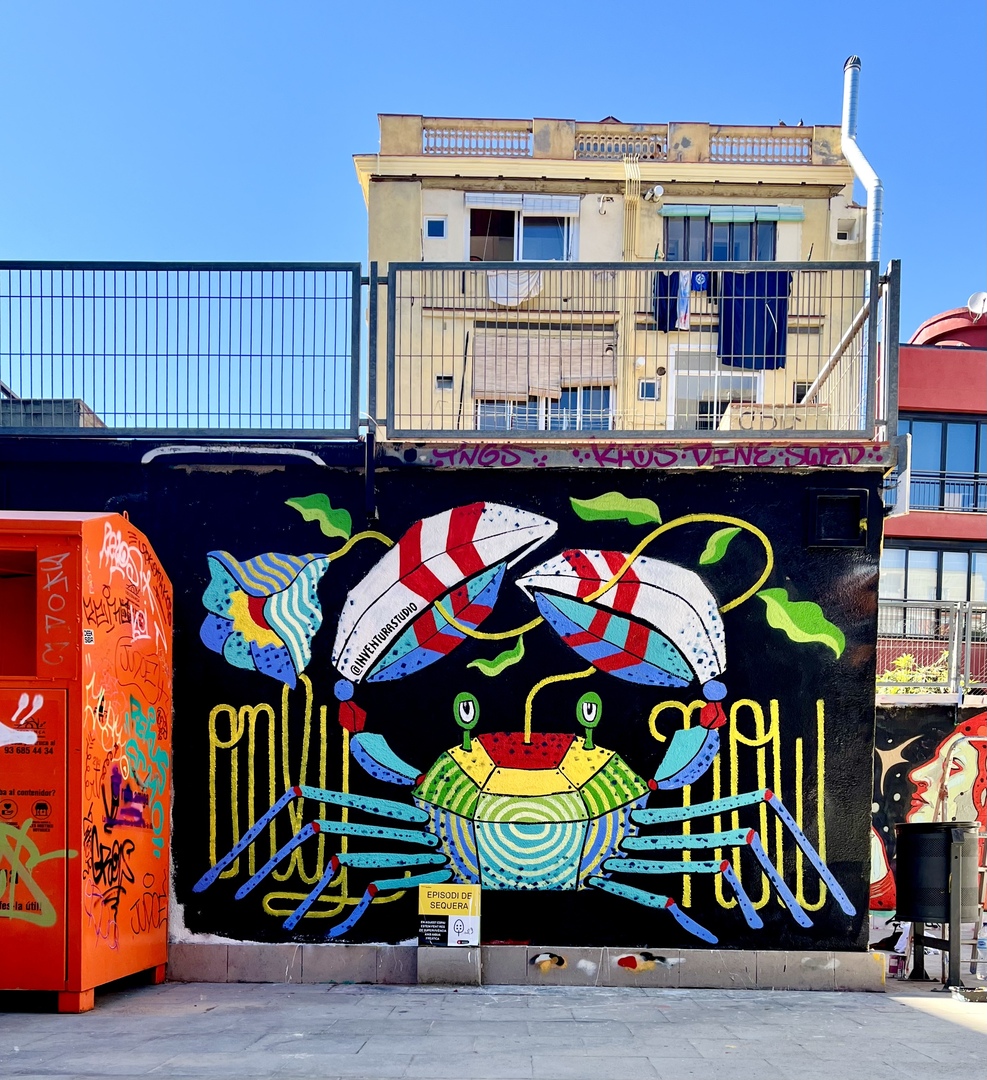 Artist: @inventurastudio
Wall: #Barcelona #Alzina #pintura #colores #muralismo #mural #streetartbarcelona #arteenlacalle #artalcarrer #art #arte #streetartbcn #graffiti #graffitibarcelona #instagraff #streetart #barcelonastreetart #montanacolors #arteurbano #wallspot
<a href="/rebobinart/">Rebobinart</a>