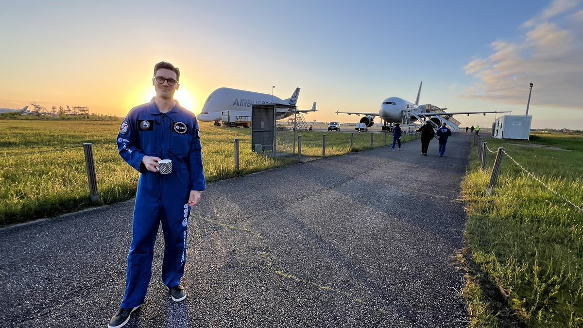 And he's off! It was an early start this morning as Steven Strait took to the skies for a taste of the real thing. We'll have plenty more on this soon. #coffee #TheExpanse #rocinante #beltalowda #esa #europeanspaceagency #zerog #beltalowda #screamingfirehawks