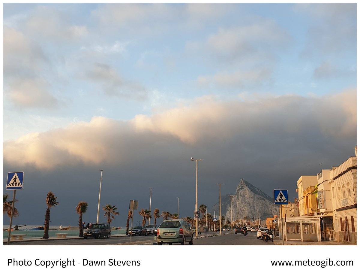 #Gibraltar - 18/04 - a view of this morning's very moody looking low cloud over the Rock - snapped from La Linea, with thanks to MeteoGib follower Dawn @mosspain