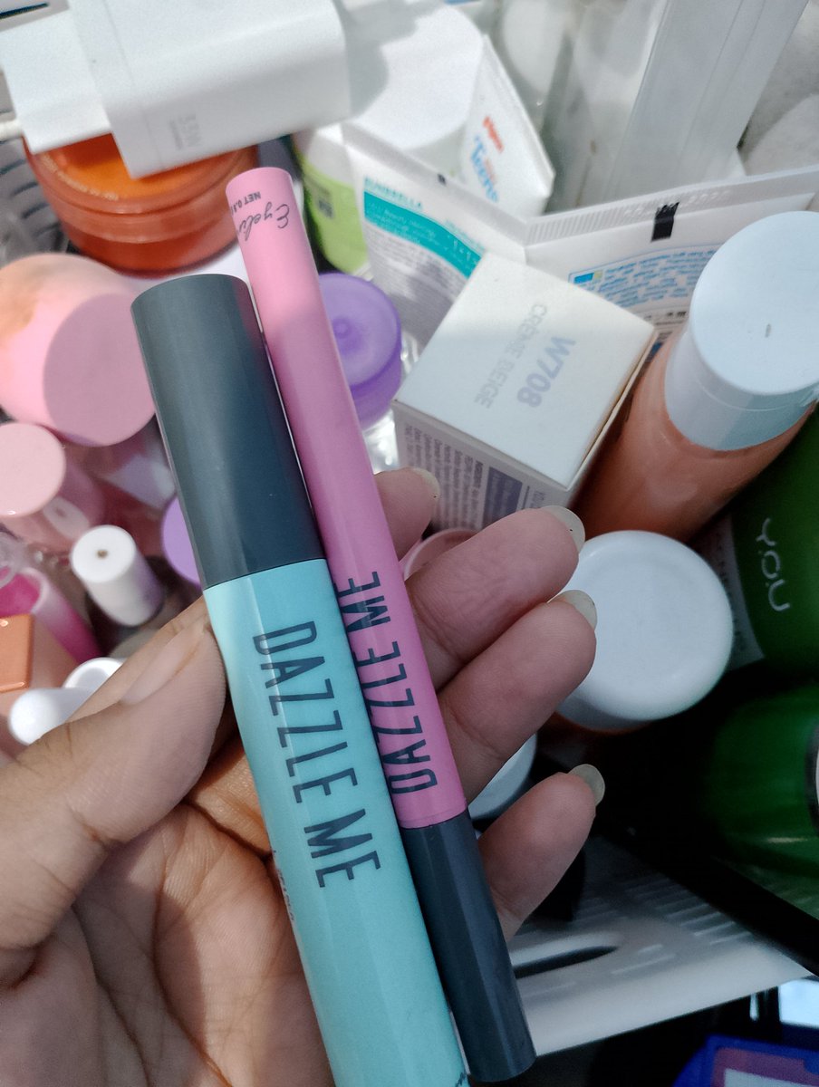 nowrencoty's tweet photo. @JUALAN_AUTOBASE eyeshadow palette just Miss 17k, maskara + eyeliner dazzle me 37k. take all 45k exc admin. dom jatim https://t.co/8d07tXiadj