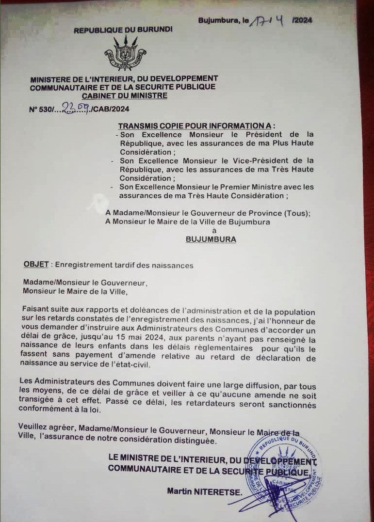 MagazineJimbere's tweet photo. ⏳Un délai supplémentaire est accordé par le @MininterInfosBi aux parents n’ayant pas encore renseigné la naissance de leurs #enfants. Ceux-ci ont jusqu'au 15/05/2024 pour être dans les règles, au-delà de ce sursis des sanctions seront prises
🙆🏾 Ce ministère informe également que "aucune amende ne doit être transigée" durant ce délai
#Burundi